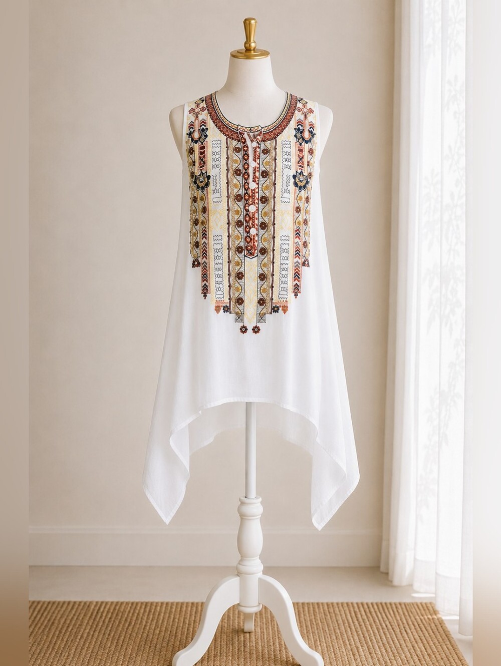 BIYA BY JOHNNY WAS EMBROIDERED HANDKERCHIEF HEM SLEEVELESS TUNIC TOP XS/S